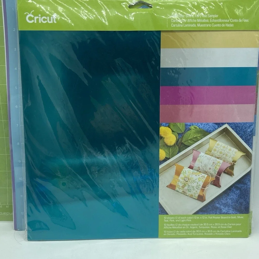 Cricut Vinyl Bundle 4 Rolls Foil Glitter Samplers Cardstock & 4 Cutting Mats